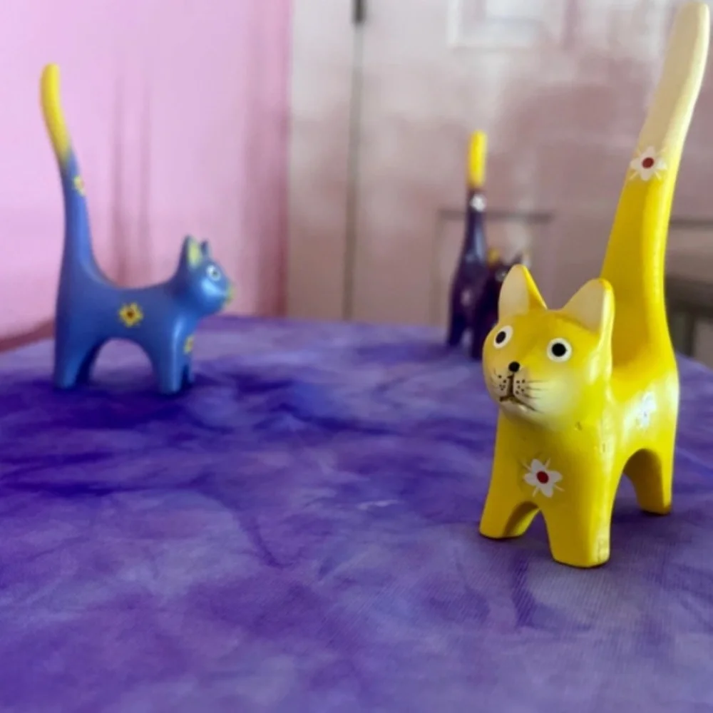 Handmade Cat Trio 🐱 Ring Display Colorful Floral Jewelry Accessory Stand - Picture 7 of 7